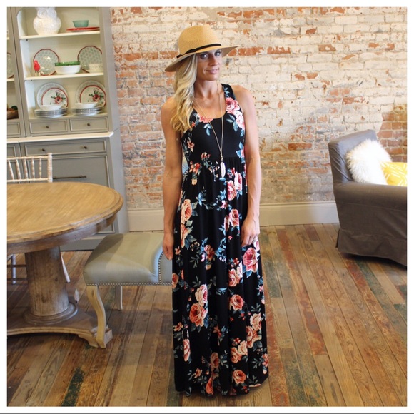 🌞SUMMER SALE🌞 Black floral sleeveless maxi dress - Picture 2 of 4